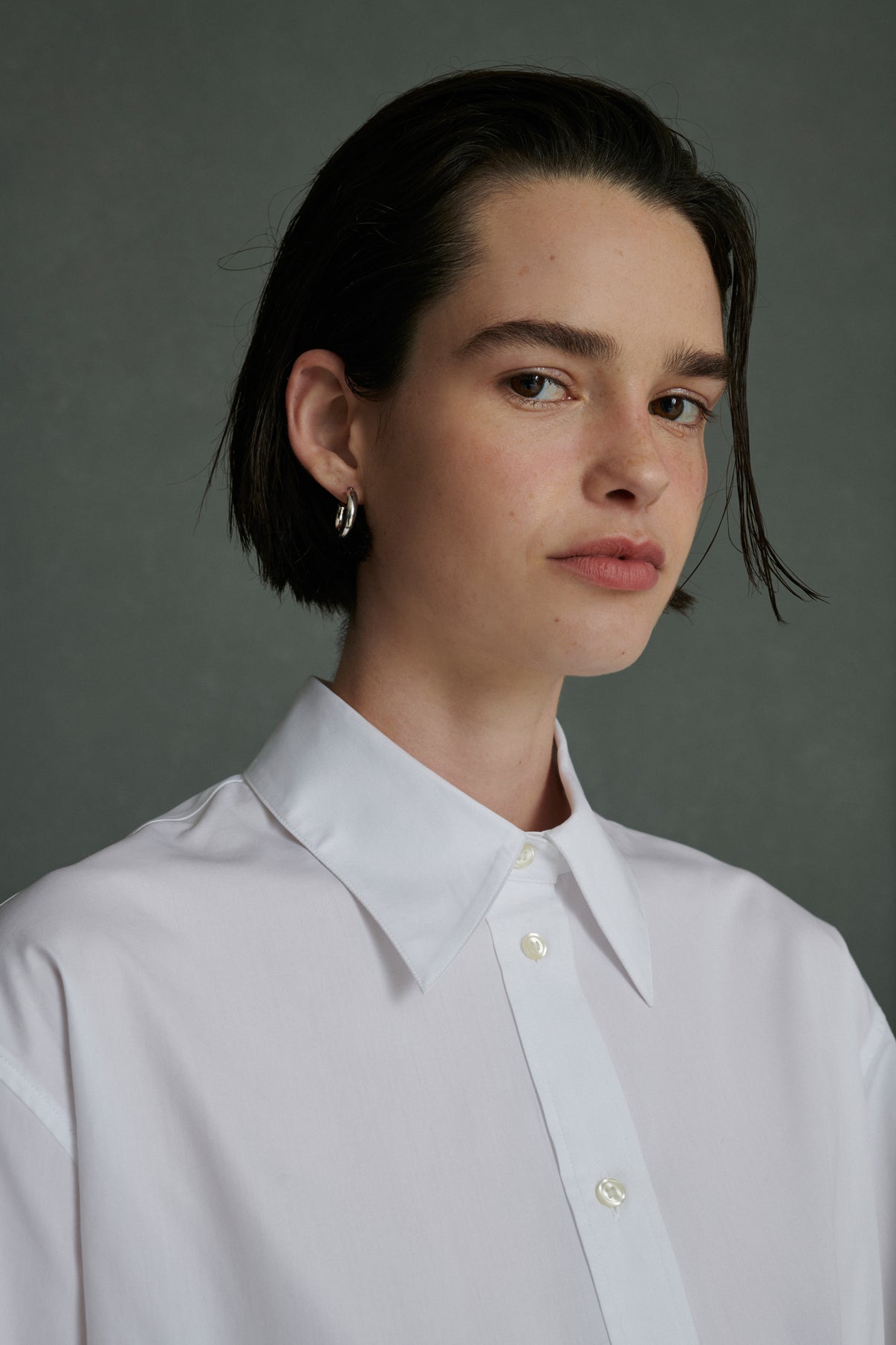 BOUCLES D'OREILLE AUDREY GRISES vue 4